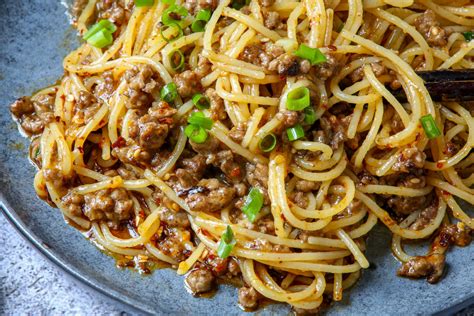 asian-ground-beef-noodles-cooking-with-lei image