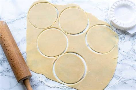 empanada-dough-the-easy-way-video-the-tortilla image