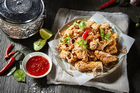 thai-style-chicken-wings-peek-gai-tord-nam-pla image