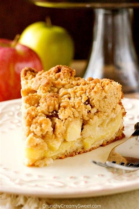 the-best-apple-crumb-cake-crunchy-creamy-sweet image