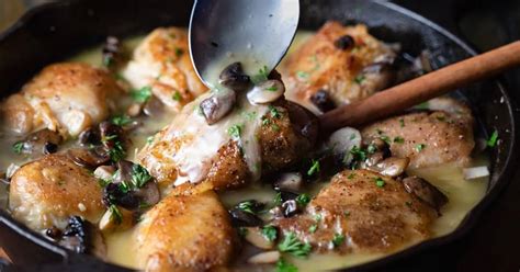 10-best-baked-chicken-thighs-with-mushrooms image