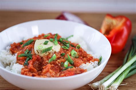 red-lentil-vegan-chili-high-carb-hannah image
