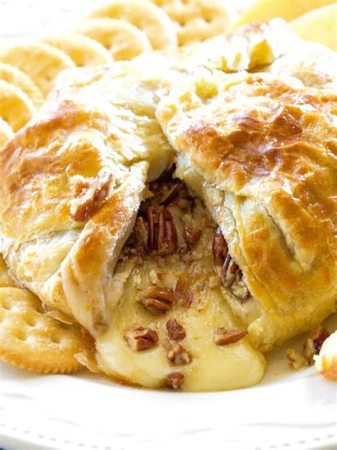 baked-brie-recipe-the-girl-who-ate-everything image