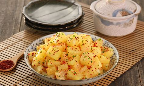 pineapple-kimchi-recipe-life-gets-better-del-monte image