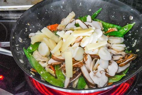 moo-goo-gai-pan-chinese-chicken-and-mushroom-stir image