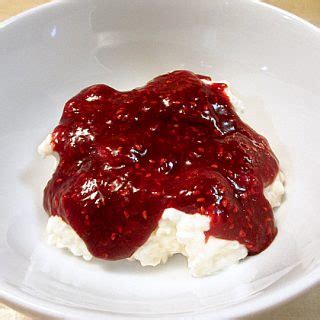 rice-pudding-with-raspberry-sauce-snixy-kitchen image