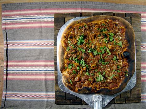 easy-chicken-tikka-masala-pizza-recipe-thursday image