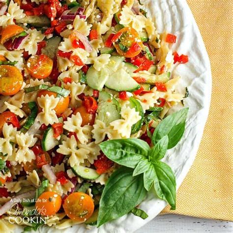 summer-vegetable-pasta-salad-amandas-cookin image