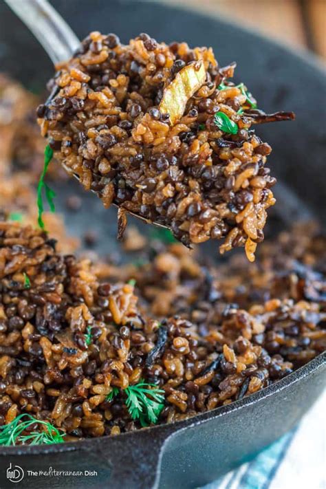 authentic-mujadara-lentils-and-rice-with-crispy-onions image