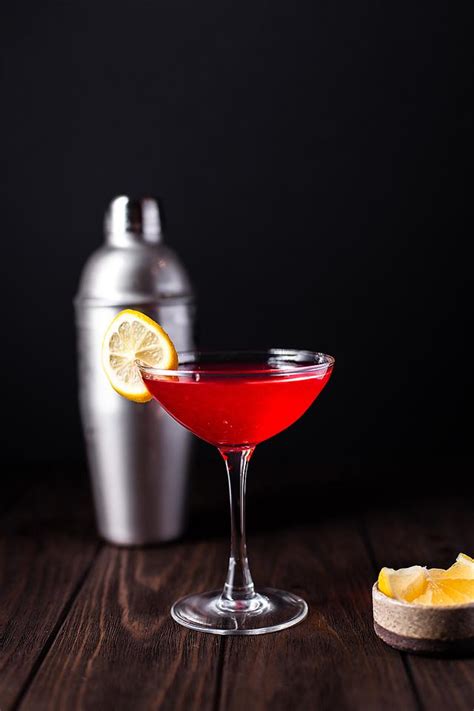 perfect-cranberry-cosmopolitan-cocktail-xoxobella image