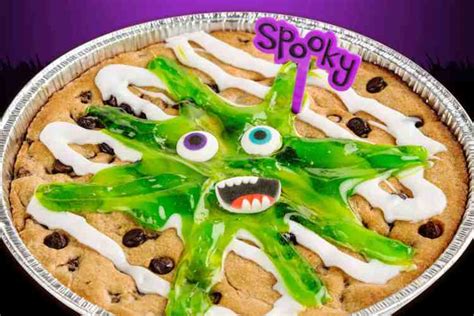 halloween-pizza-ideas-spooky-recipes-fun-activities image