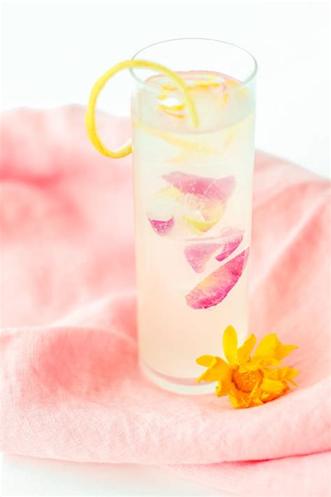 spring-fling-cocktail-recipe-sugar-cloth-cocktails image