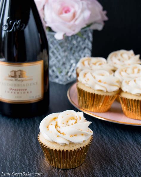 champagne-cupcakes-with-champagne-buttercream image
