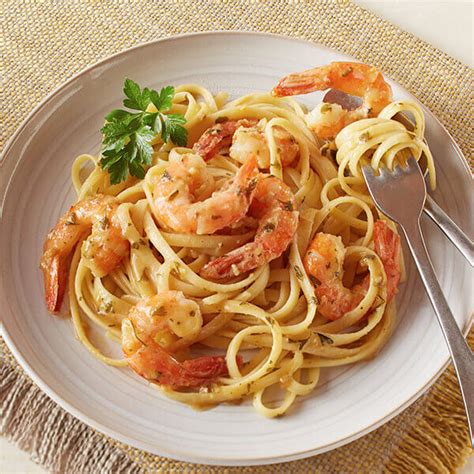 white-wine-garlic-shrimp-linguine image