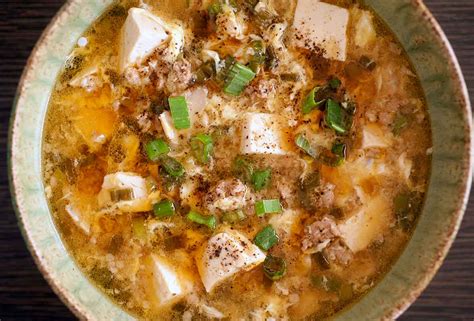 hot-and-sour-soup-recipe-leites-culinaria image