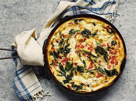 spinach-roasted-red-pepper-and-goat-cheese-frittata image