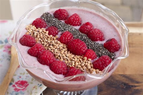 raspberry-vanilla-smoothie-bowl-rosanna-davison image