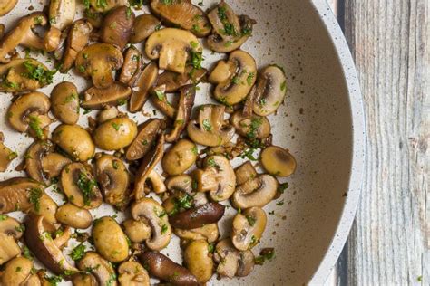 sauteed-mushrooms-in-soy-sauce-glaze-my-pure-plants image