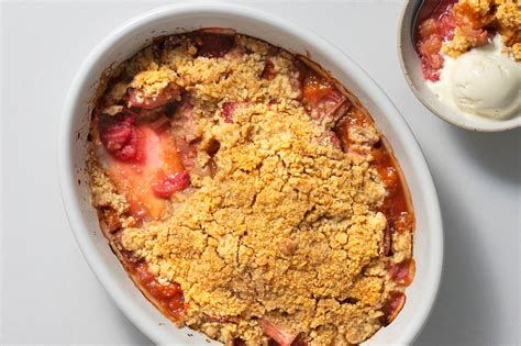 roasted-rhubarb-and-vanilla-crumble-recipe-the image