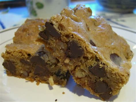 chewy-chunky-blondies-baking-bites image