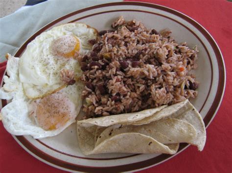 costa-rican-gallo-pinto-recipe-tico-beans-and-rice image