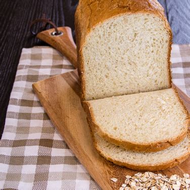 oatmeal-buttermilk-bread-for-15-lb-loaf-breadmaker image