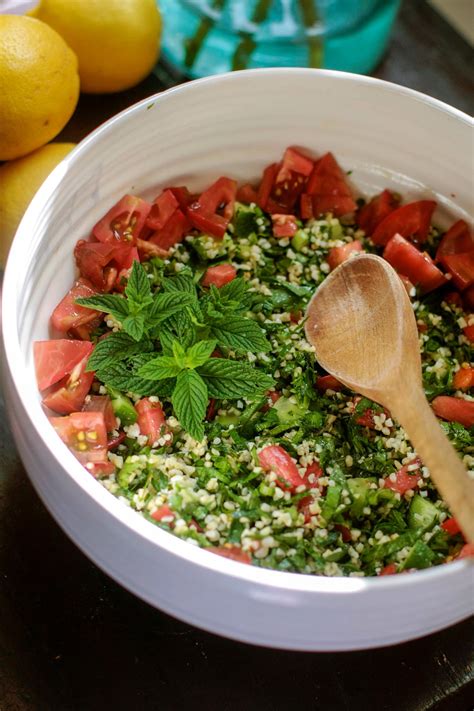 how-to-make-tabbouleh-salad-with-bulgur-quinoa-or image