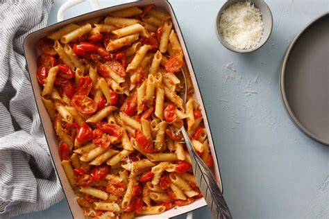 penne-with-roasted-cherry-tomatoes-dining-and image
