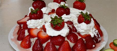 swedish-midsummer-strawberry-cake image