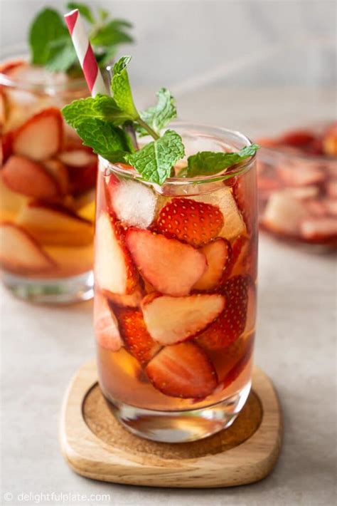 strawberry-iced-tea-cold-brew-make-ahead image