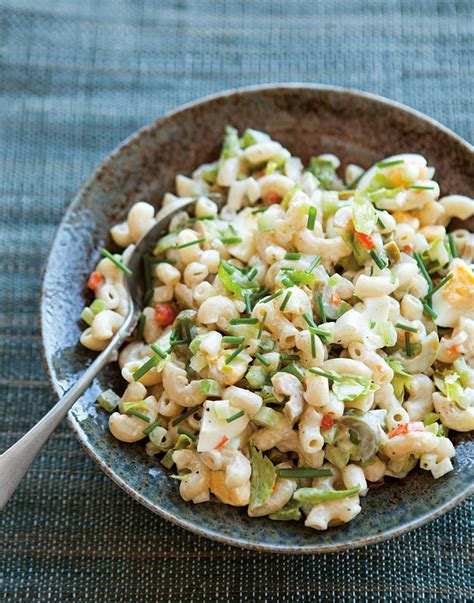 old-fashioned-macaroni-salad-with-sweet-pickles image