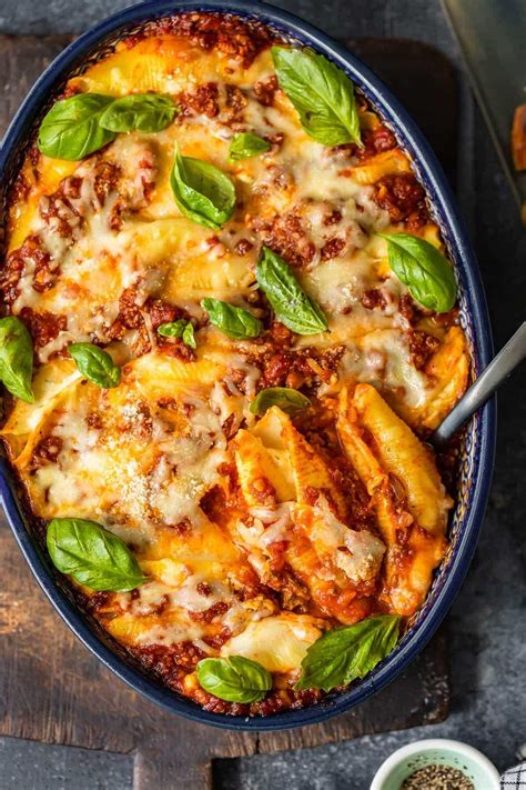 italian-stuffed-shells-with-meat-and-cheese image