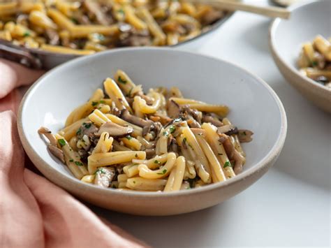 creamy-pasta-with-mushrooms-pasta-ai-funghi-recipe-serious image