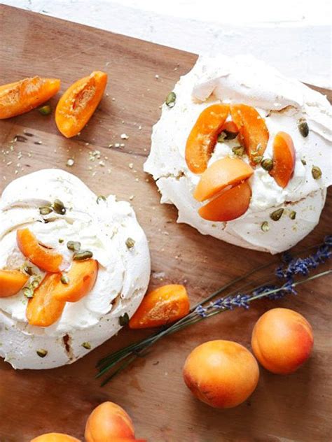 apricot-pavlova-recipe-with-pistachios-eatwell101 image