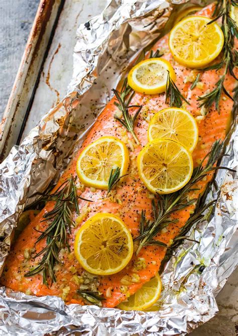 baked-salmon-in-foil-easy-healthy image