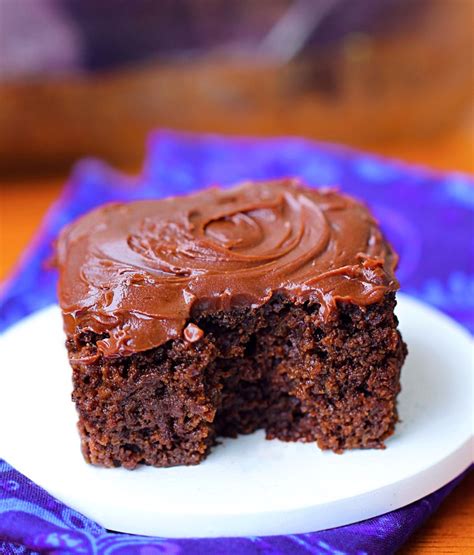100-calorie-chocolate-cake-with-no-oil-chocolate image