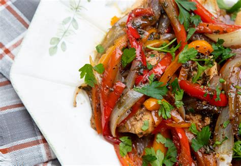 chicken-with-peppers-onions-balsamic-vinegar image