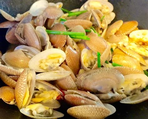 stir-fry-garlic-clams-recipe-蒜炒啦啦-huang-kitchen image