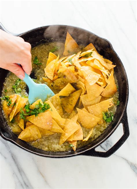 chilaquiles-verdes-with-baked-tortilla-chips-cookie image