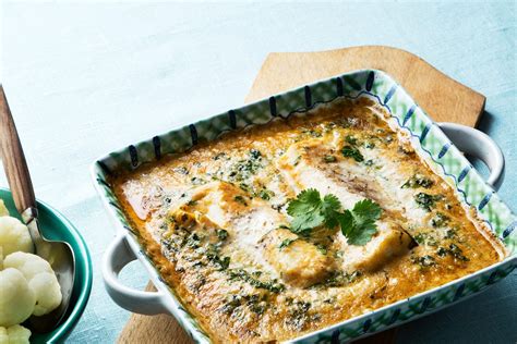 keto-thai-fish-curry-recipe-diet-doctor image