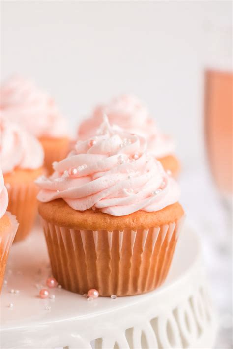 perfect-pink-champagne-cupcakes-fresh-coast-eats image