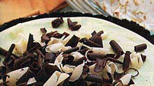 frozen-white-chocolate-grasshopper-mousse-pie-bon image