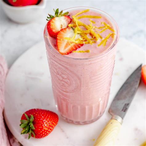 strawberry-lemonade-smoothie-ambitious-kitchen image