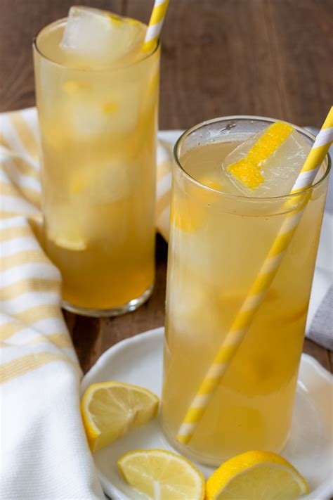homemade-starbucks-iced-green-tea-lemonade image
