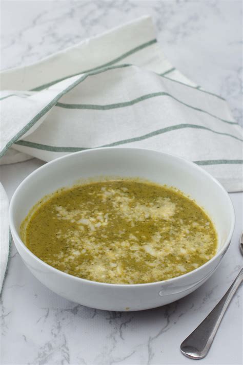 any-weather-celery-and-spinach-soup-oh-my-veggies image