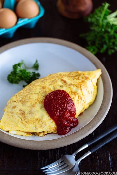 omurice-omelette-rice-オムライス-just-one image