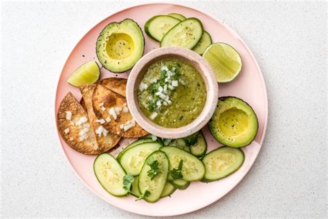 easy-4-ingredient-hatch-chile-salsa-verde-i-am-a-food image