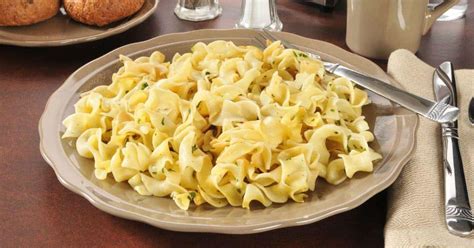 buttered-noodles-recipe-easy-side-dish-cooking image