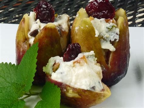 ricotta-stuffed-dessert-figs-lindas-italian-table image