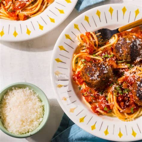spaghetti-with-turkey-pesto-meatballs image